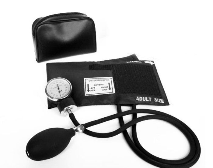 BLOOD PRESSURE MONITOR WITH STETHOSCOPE