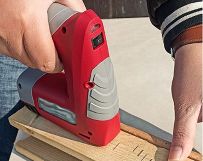 Cordless Staple Gun Nailer Machine