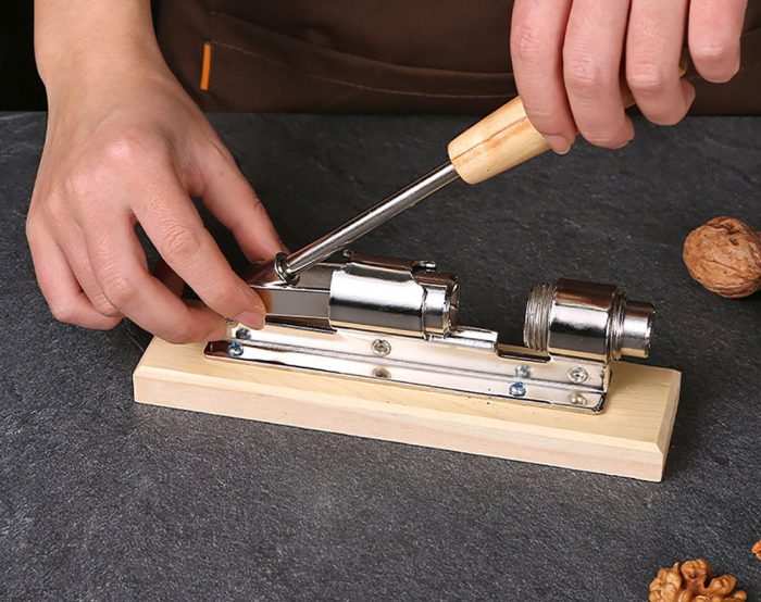 Nut Cracker Walnuts Opener